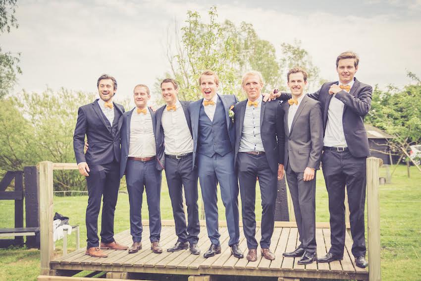 Accessoires-costumes-sur-mesure-Temoins-mariage-le-coq-en-pap