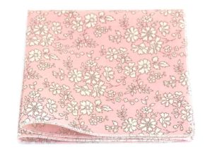  Le Coq en Pap' - Pochette de costume rose pétale fleuri liberty capel s