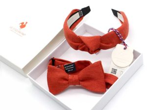  Le Coq en Pap' - Coffret Elle et Lui - noeud papillon, serre-tête rouge rouille uni en lin