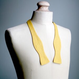 Noeud papillon jaune moutarde uni en lin – Image 3
