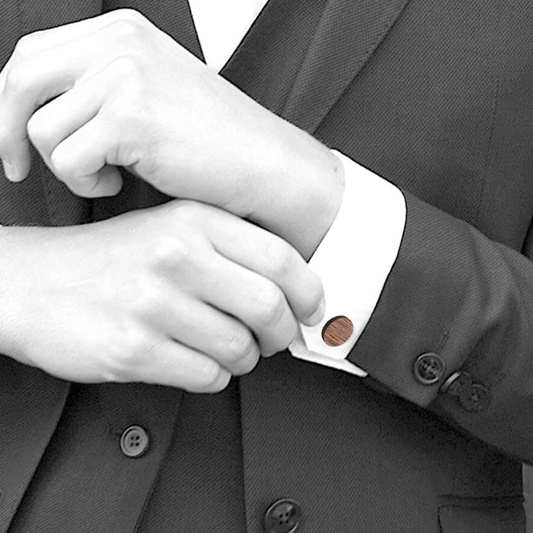 Boutons de manchette en bois de noyer naturel lecoqenpap photo Boutons de manchette en bois de noyer naturel lecoqenpap photo