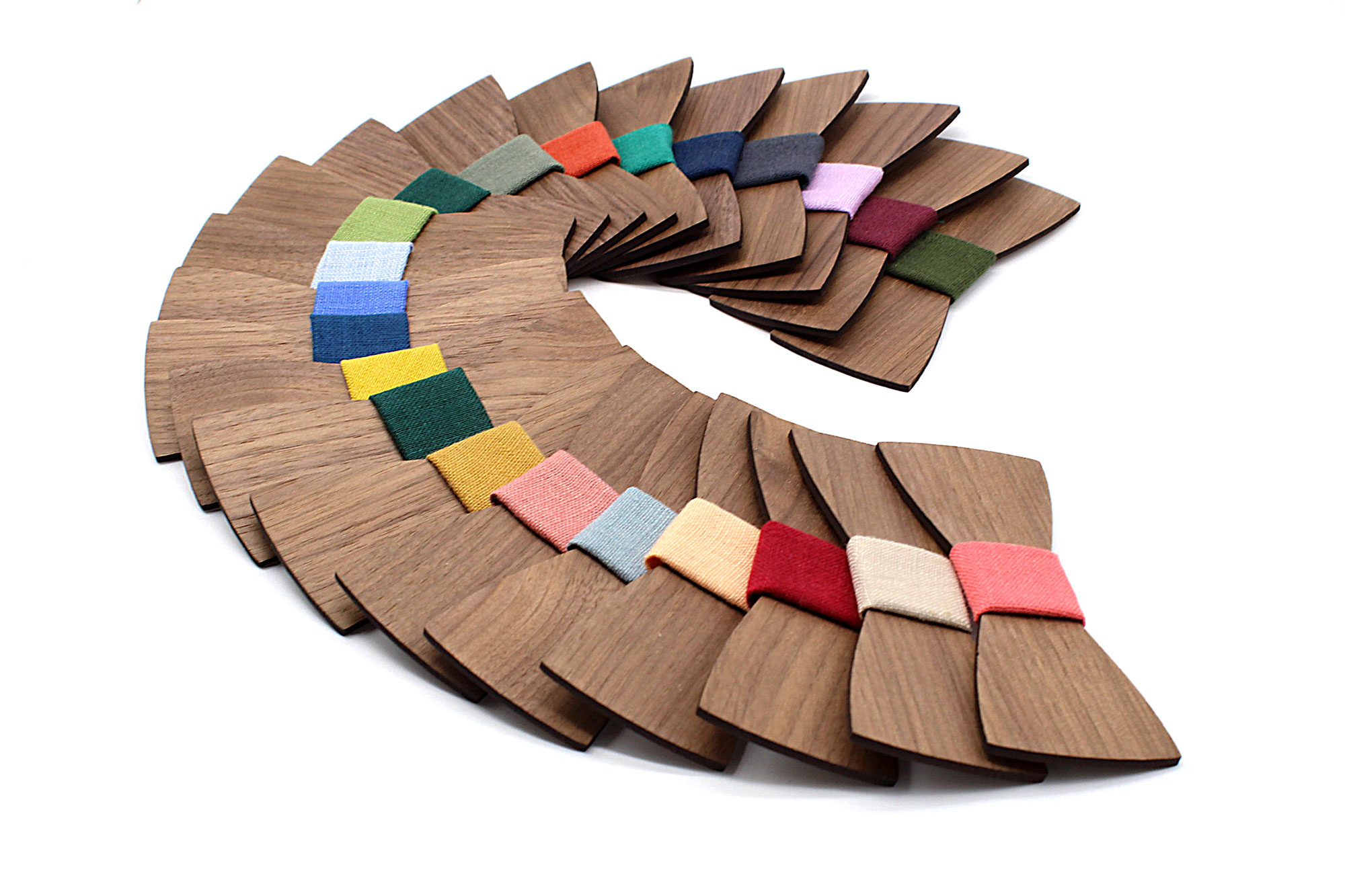 Noeuds papillon bois noyer finition lin couleurs le coq en pap Noeuds papillon bois noyer finition lin couleurs le coq en pap